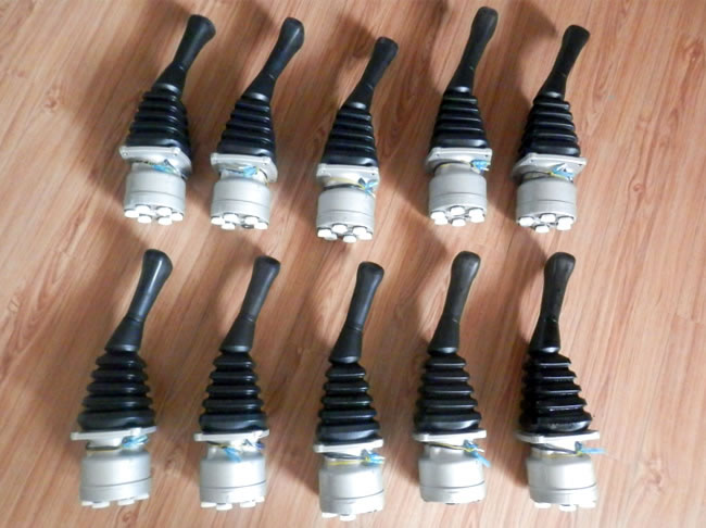 沃爾沃挖掘機(jī)配件-B系列手柄